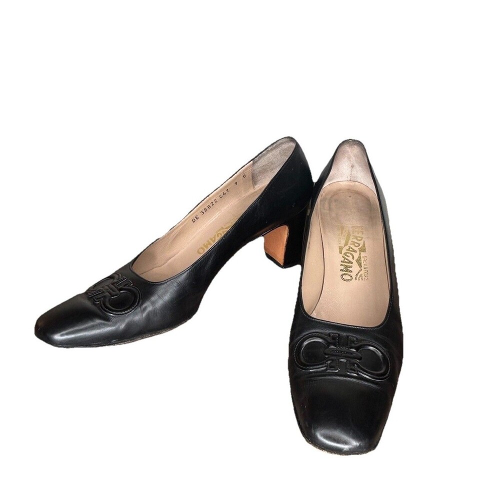 Vintage Salvatore Ferragamo Gancini Logo Black Leather Block Heel Pumps Size 9